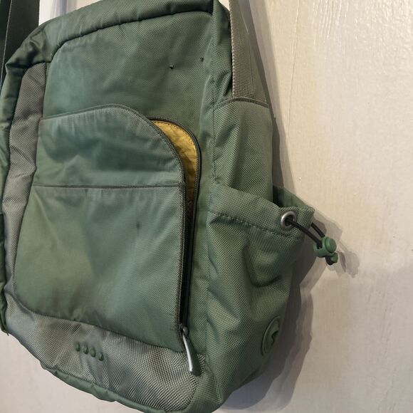 TUMI T-Tech Crossbody Messenger Bag Satchel Carry Green 5120 Preowned Has Wear - Picture 3 of 12